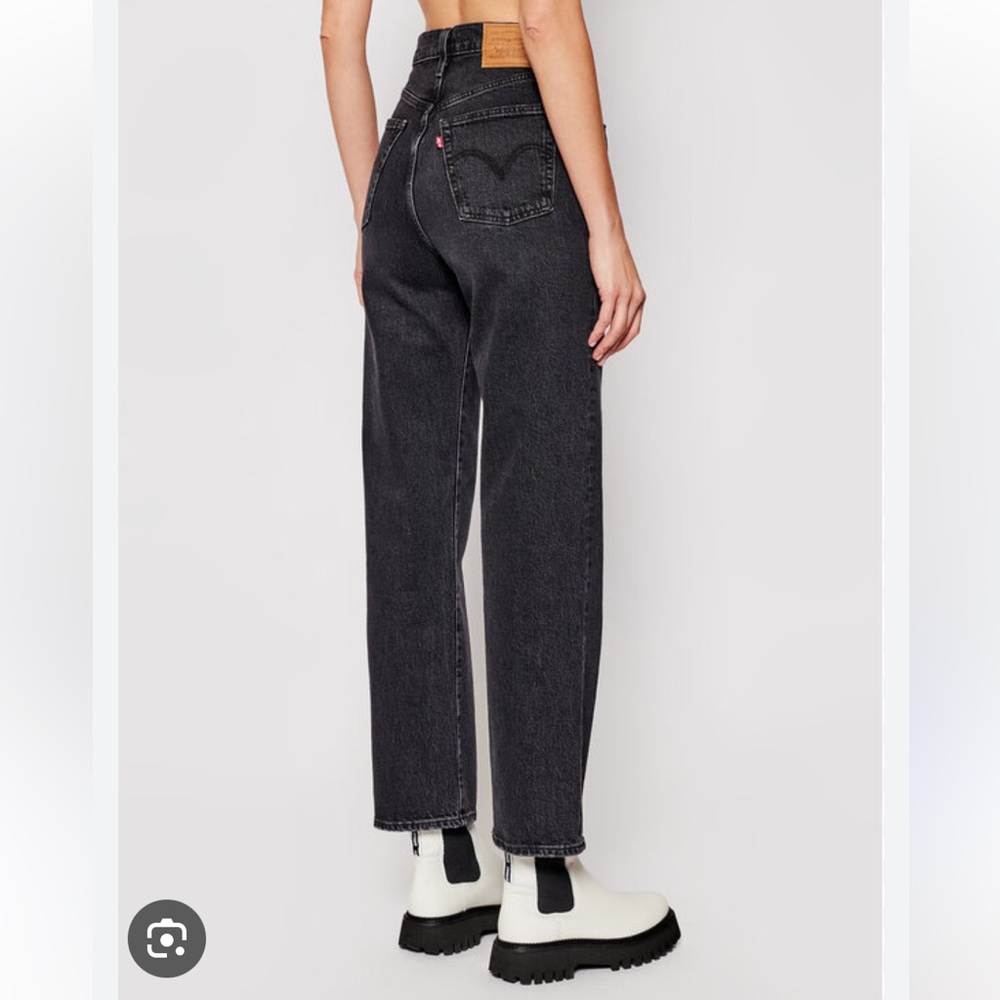Levi’s Premium Ribcage Straight Ankle Jeans